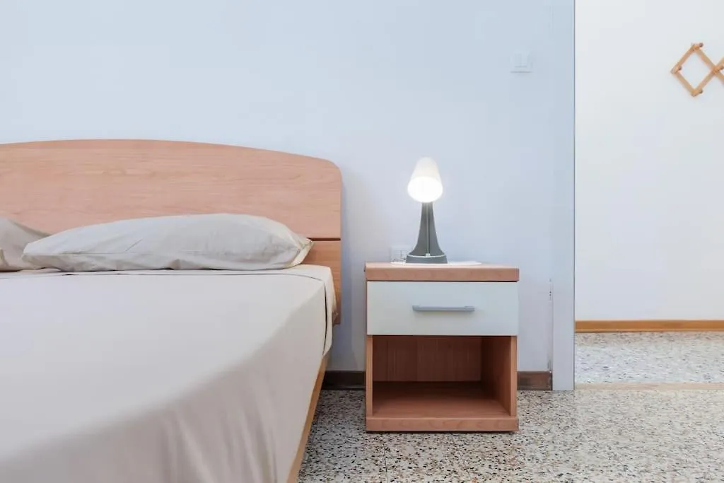 Jesolo Budget! Free Parking 3 Comodo Appartamento 0*, Lido di Jesolo Włochy